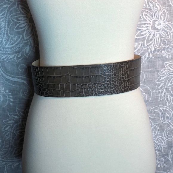 Banana Republic Taupe Leather Belt Size XS - Picture 3 of 8